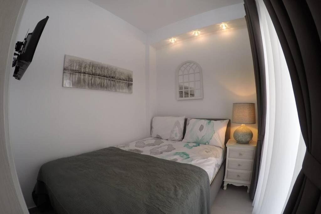 Polychrono New 2 Bedroom Apt. Just By The Sea! Extérieur photo