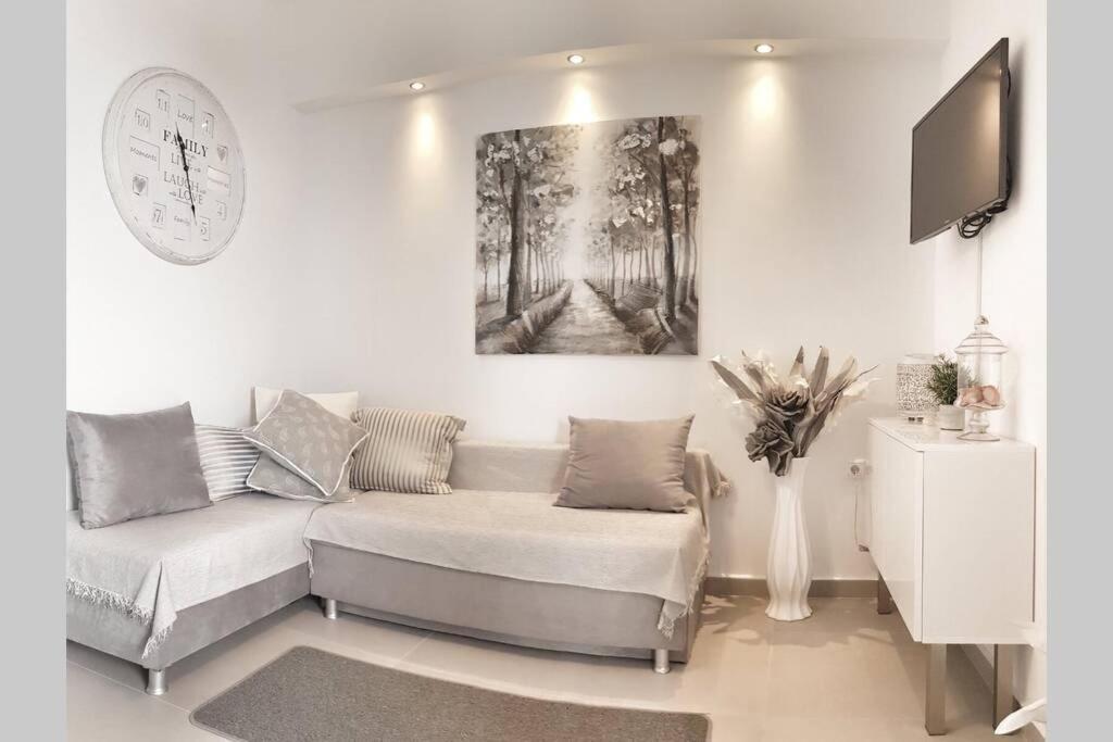 Polychrono New 2 Bedroom Apt. Just By The Sea! Extérieur photo