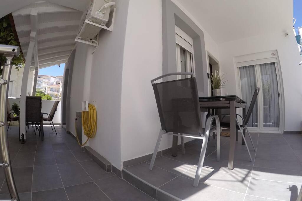 Polychrono New 2 Bedroom Apt. Just By The Sea! Extérieur photo
