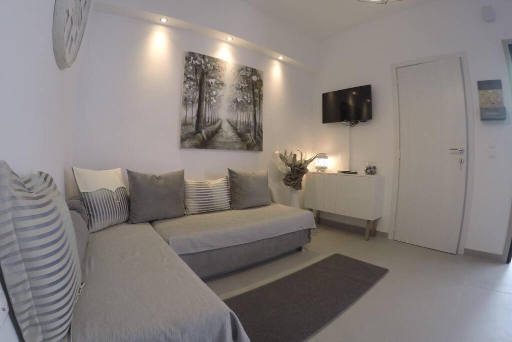 Polychrono New 2 Bedroom Apt. Just By The Sea! Extérieur photo